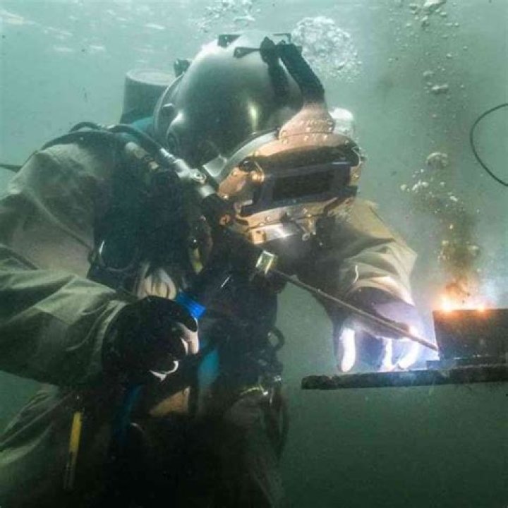Are underwater welders rich?