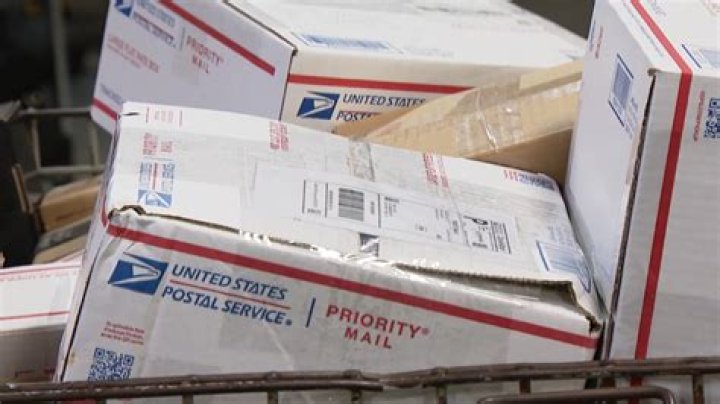 Do mailmen make good money?