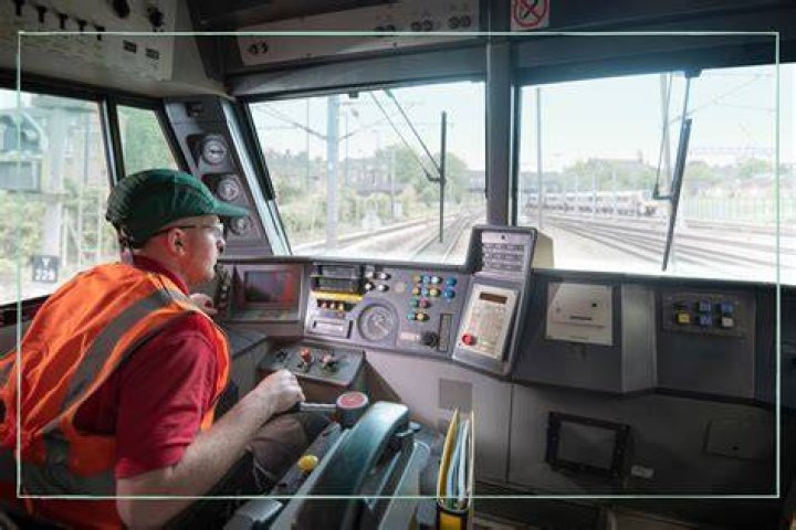 How much do train drivers get paid Aus?