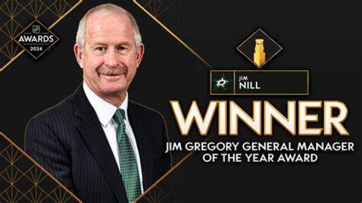 How much does a NHL general manager make?