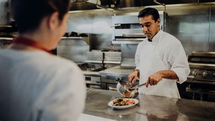How much does a Sous Chef make annually?