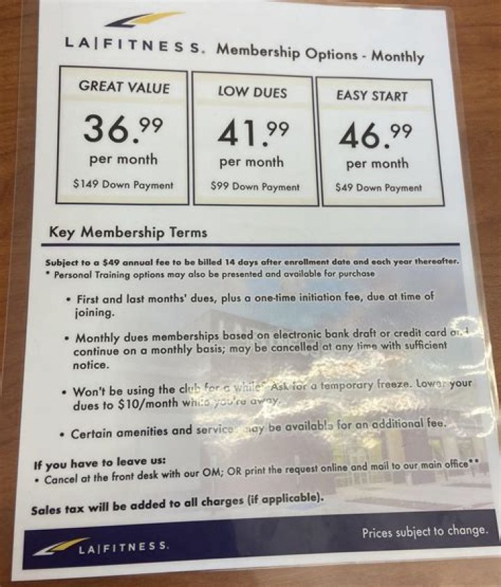 How much does LA Fitness pay front desk?
