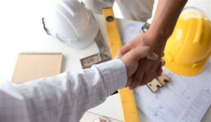 How much profit does a builder make?